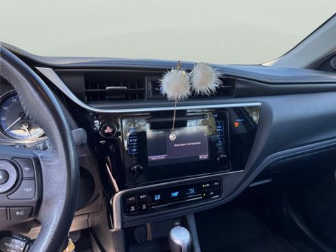 Used 2018 Toyota Corolla SE FWD image 10