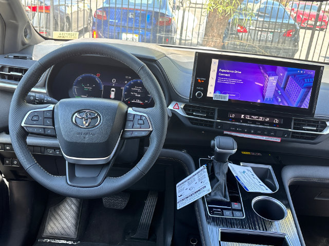 New 2026 Toyota Sienna XLE Woodland Edition AWD/4WD image 22