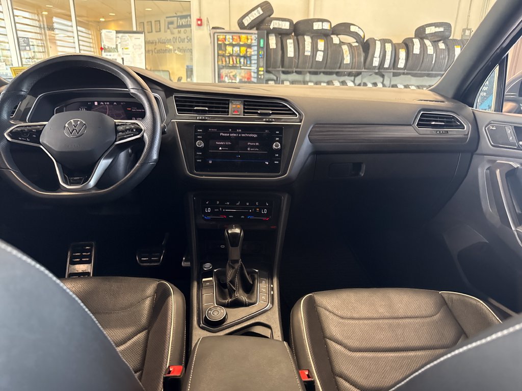 Used 2024 Volkswagen Tiguan SEL R-Line AWD/4WD image 5