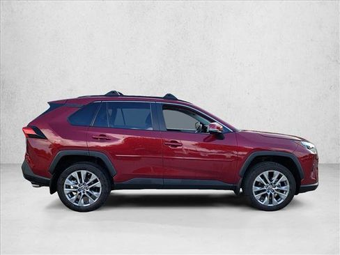 Used 2023 Toyota RAV4 XLE Premium FWD image 4