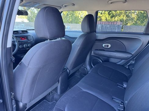 Used 2016 Kia Soul FWD image 12