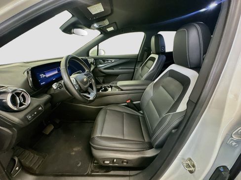 Used 2024 Chevrolet Blazer EV LT AWD/4WD image 13