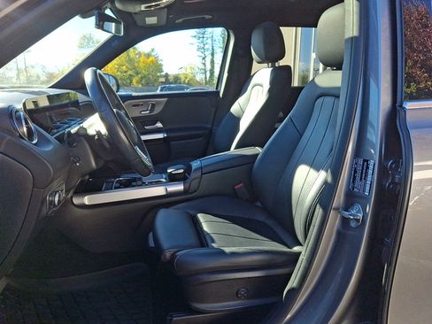 Certified 2022 Mercedes-Benz GLB 250 4MATIC image 10