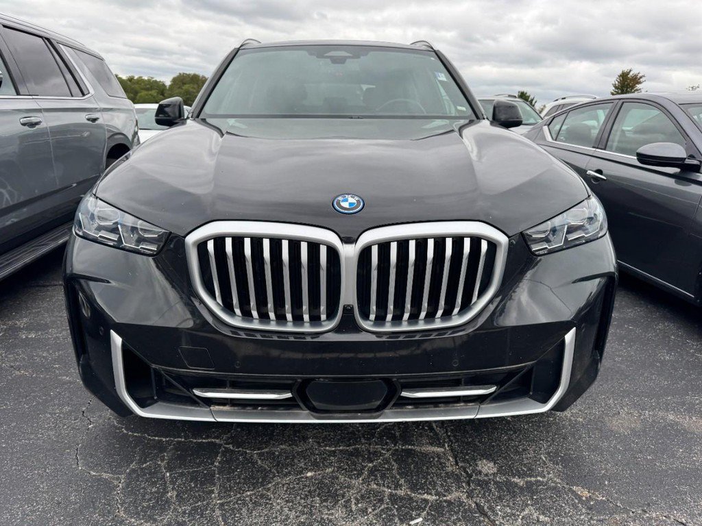 Used 2025 BMW X5 xDrive50e AWD/4WD image 2
