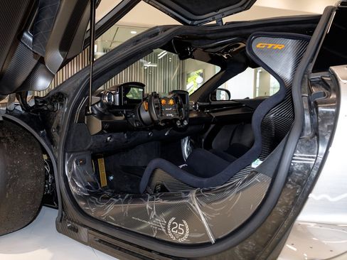 Used 2020 McLaren Senna RWD image 73