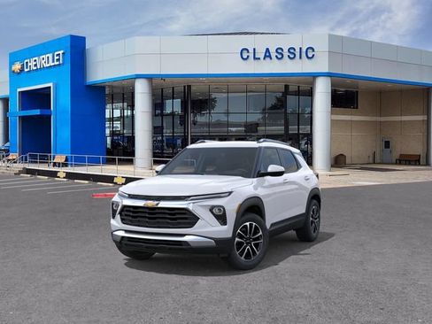 New 2026 Chevrolet TrailBlazer LT w/ Convenience Package FWD image 8