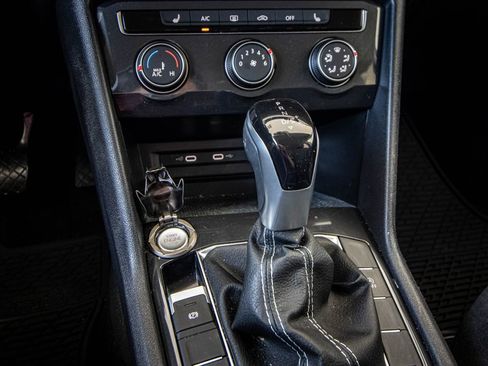 Used 2023 Volkswagen Tiguan S image 31