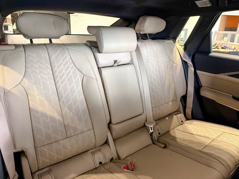 New 2026 Cadillac Lyriq Signature Sport w/ LPO, Bronce Accent Package AWD/4WD image 15