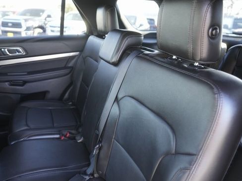 Certified 2018 Ford Explorer XLT w/ Equipment Group 202A image 14