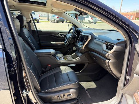 Used 2022 GMC Acadia Denali w/ Denali Ultimate Package AWD/4WD image 29