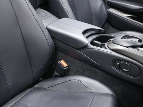 Used 2023 Aston Martin V8 Vantage Roadster RWD image 69