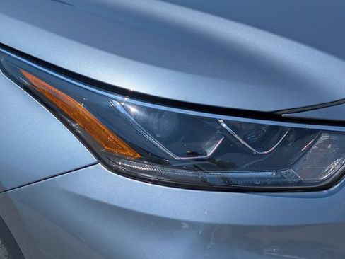 Used 2023 Toyota Highlander Limited AWD/4WD image 4