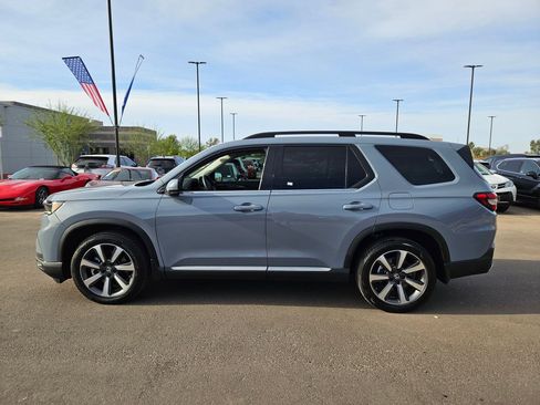 Used 2025 Honda Pilot Elite image 2
