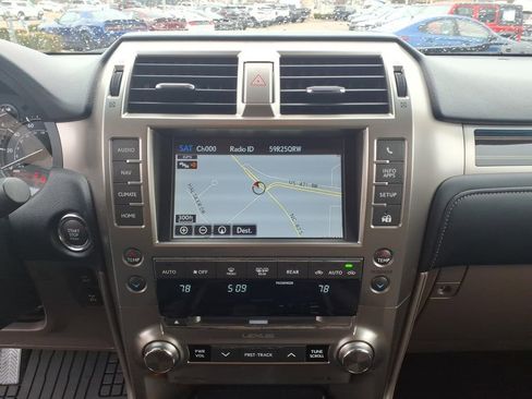 Used 2021 Lexus GX 460 Premium w/ Premium Package image 13