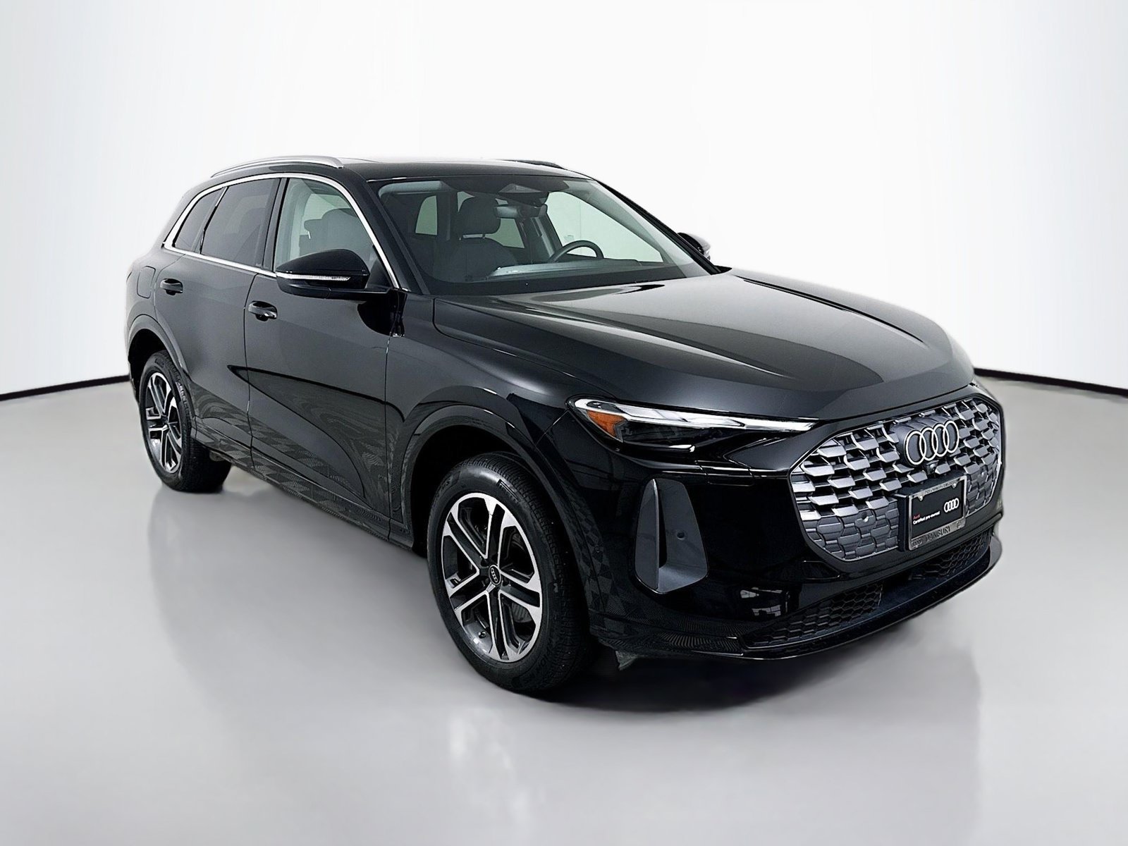 Used 2025 Audi Q5 Premium w/ Convenience Package AWD/4WD image 7