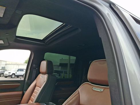 Used 2024 GMC Sierra 2500 Denali Ultimate AWD/4WD image 13