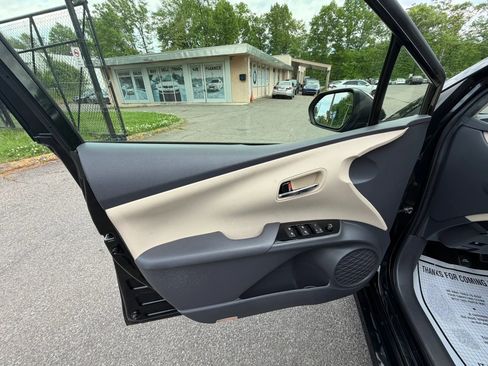 Used 2016 Toyota Prius Two FWD image 11