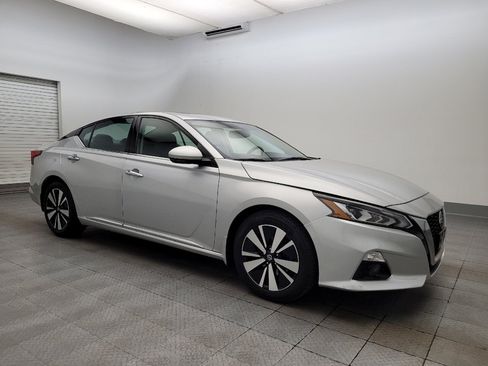 Used 2020 Nissan Altima 2.5 SV image 11