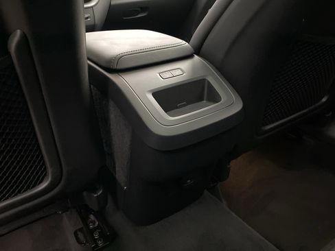 Used 2025 Volvo XC60 B5 Plus image 37