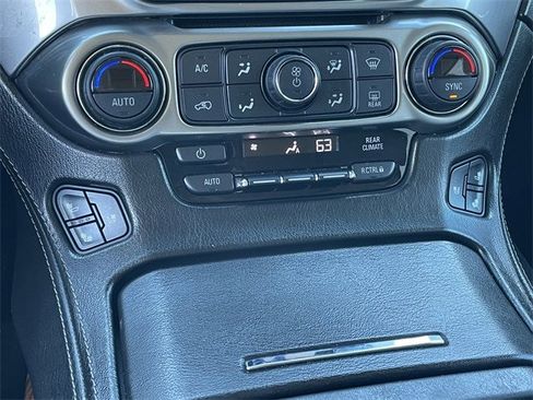 Used 2018 Chevrolet Suburban Premier image 20