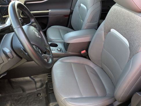 Used 2025 Ford Bronco Sport Badlands image 16