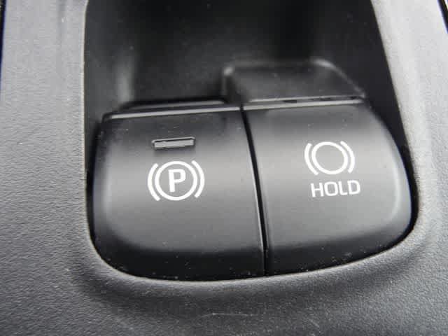 Certified 2025 Toyota Corolla Cross XLE FWD image 30