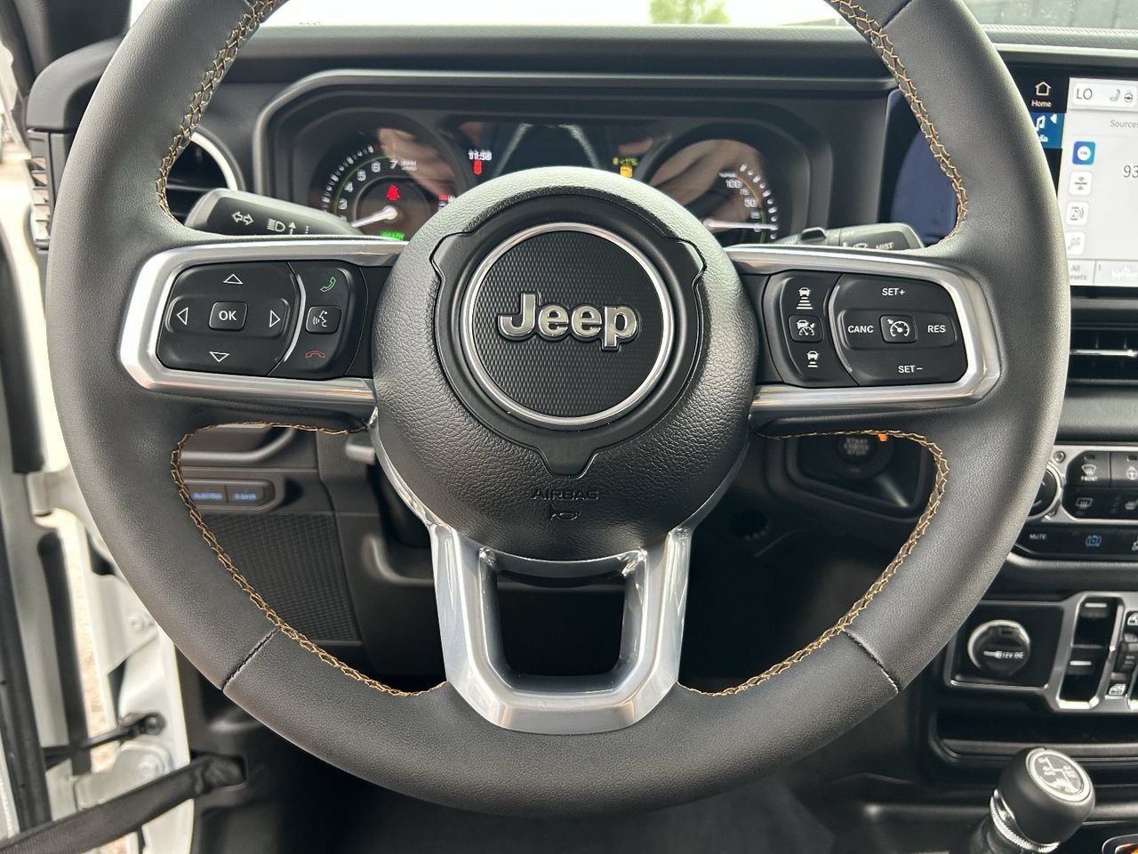 Used 2024 Jeep Wrangler Unlimited Sahara w/ Safety Group AWD/4WD image 24