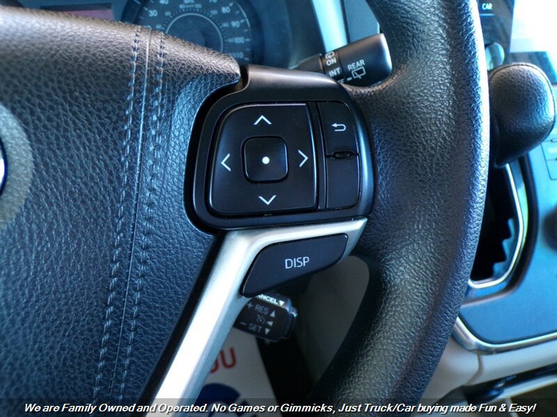 Used 2017 Toyota Sienna L FWD image 32