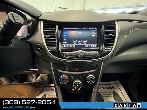 Used 2020 Chevrolet Trax LT w/ LT Convenience Package image 18