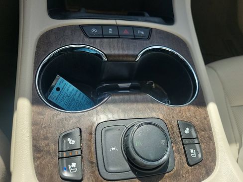 Used 2023 GMC Acadia Denali w/ Denali Ultimate Package FWD image 30
