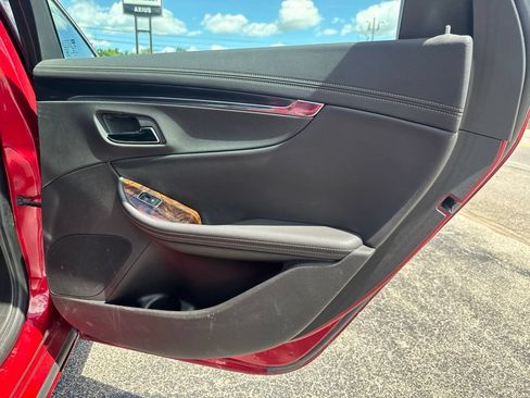 Used 2014 Chevrolet Impala LT FWD image 19
