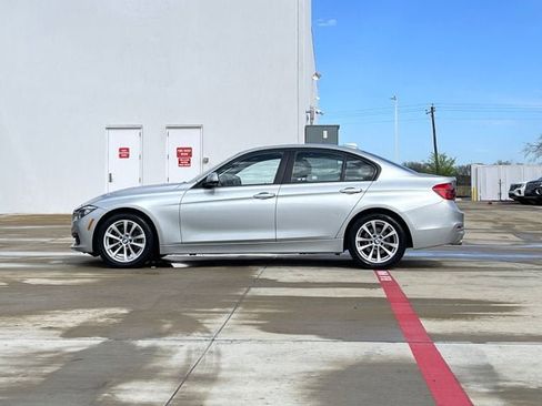 Used 2017 BMW 320i xDrive Sedan image 3