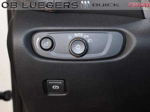 Certified 2022 Chevrolet Blazer Premier w/ Enhanced Convenience Package image 32