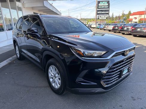 Used 2024 Toyota Grand Highlander AWD Hybrid image 12