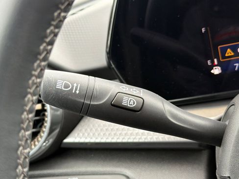 Used 2025 Chevrolet Trax ACTIV w/ Sunroof Package FWD image 36