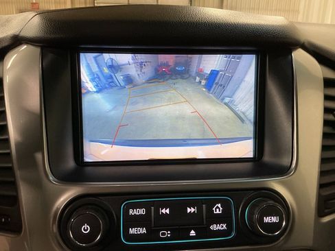 Used 2019 Chevrolet Suburban LT image 20