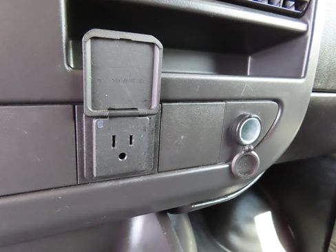 Used 2025 Chevrolet Express 2500 w/ Driver Convenience Package RWD image 8