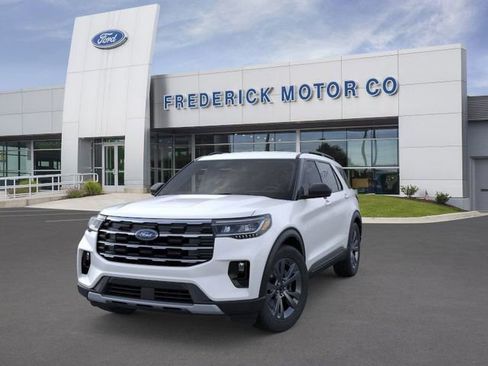 New 2026 Ford Explorer Active image 2