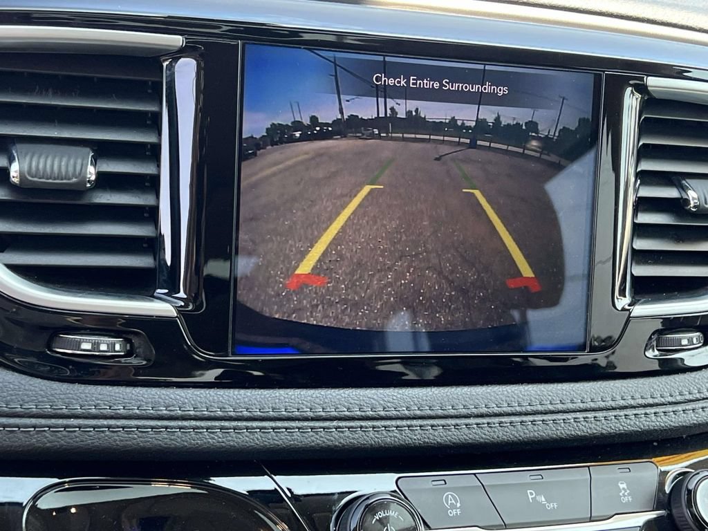 Used 2019 Chrysler Pacifica Limited FWD image 23