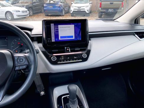 Used 2025 Toyota Corolla LE image 6