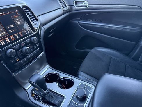 Used 2022 Jeep Grand Cherokee Laredo X image 25