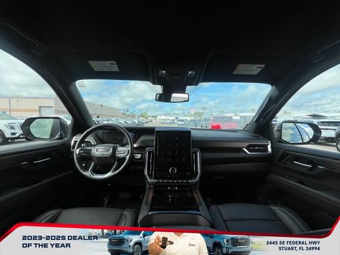 Used 2025 GMC Yukon Denali image 15