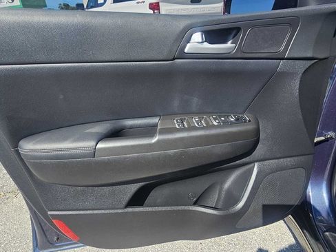 Used 2020 Kia Sportage S FWD image 13