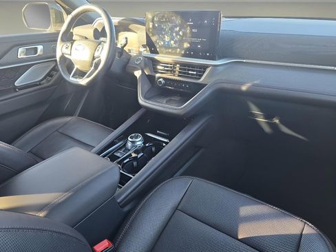 Used 2025 Ford Explorer Platinum w/ LUX Leather Package image 29