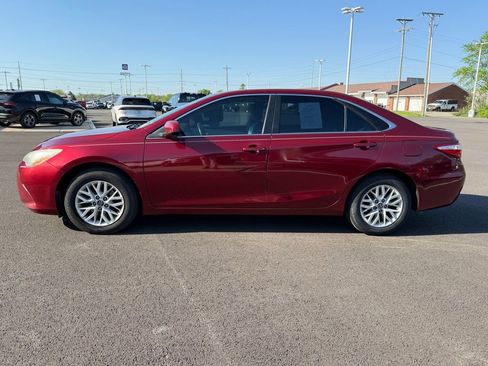 Used 2016 Toyota Camry LE image 9