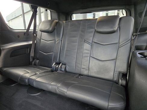 Used 2018 Cadillac Escalade ESV Platinum AWD/4WD image 5