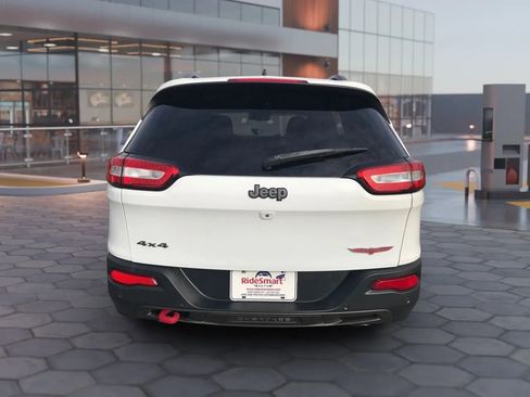 Used 2016 Jeep Cherokee Trailhawk w/ Comfort/Convenience Group image 9