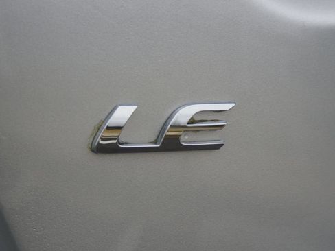 Used 2020 Toyota Corolla LE image 16