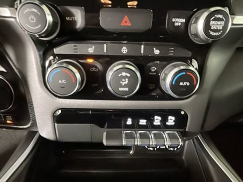 Used 2022 RAM 1500 Big Horn AWD/4WD image 22