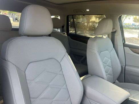 New 2026 Volkswagen Atlas SE FWD image 40